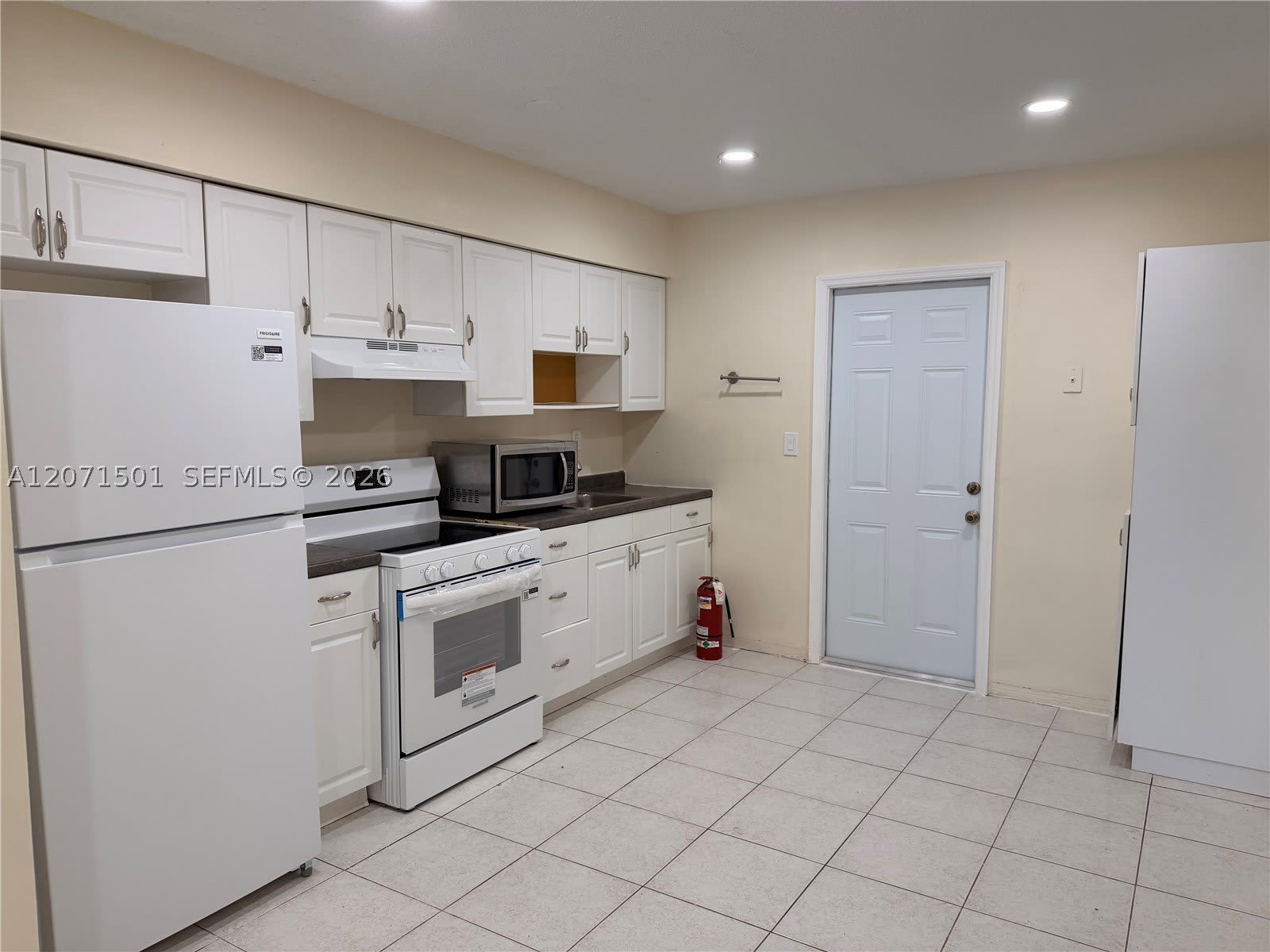 6050 SW 34th St – photo 5