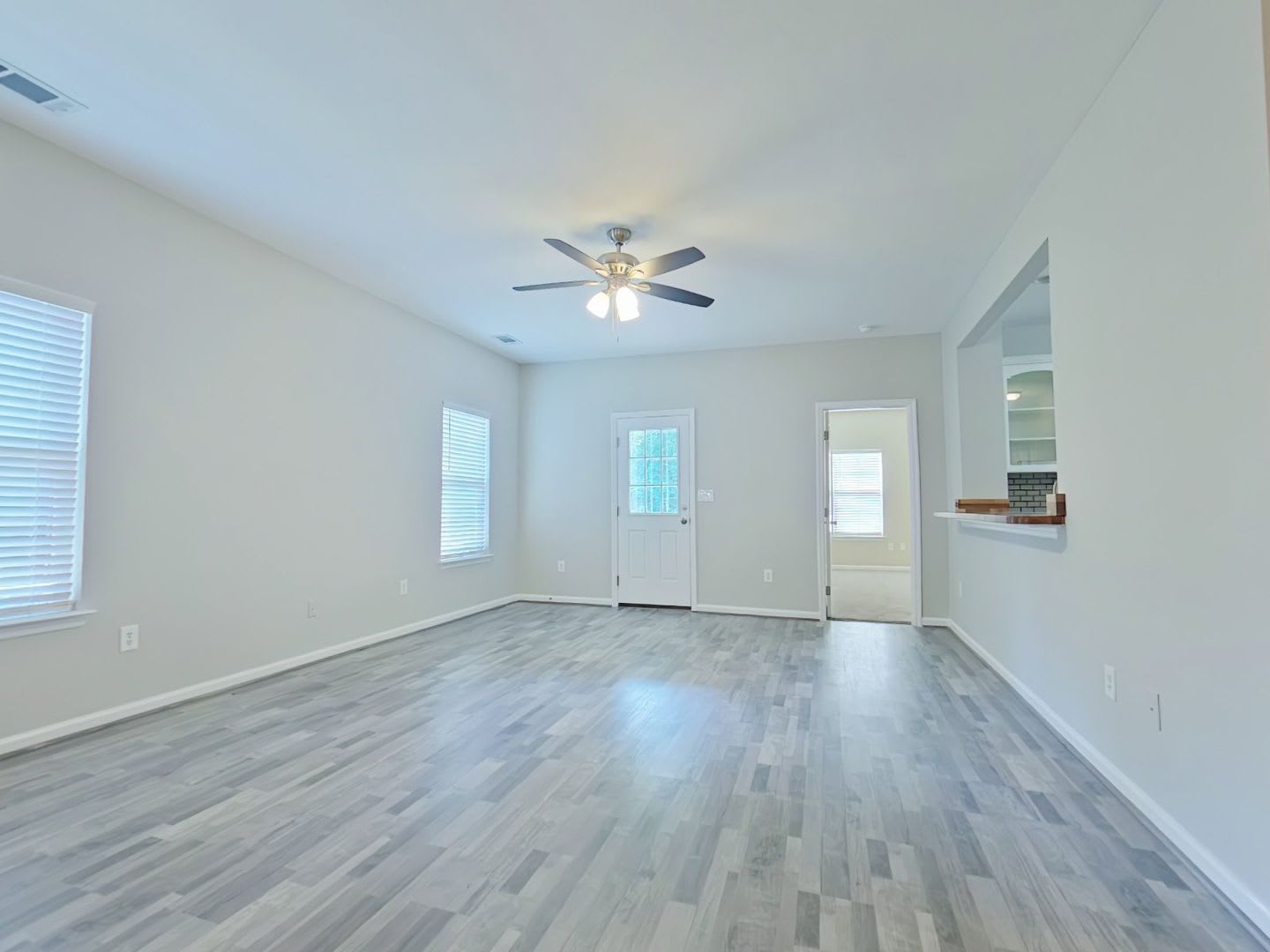 Fresh 3 Bedroom 2 Bath Home With 2 Car Garage – photo 4