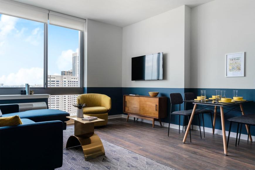 235 Grand – photo 2