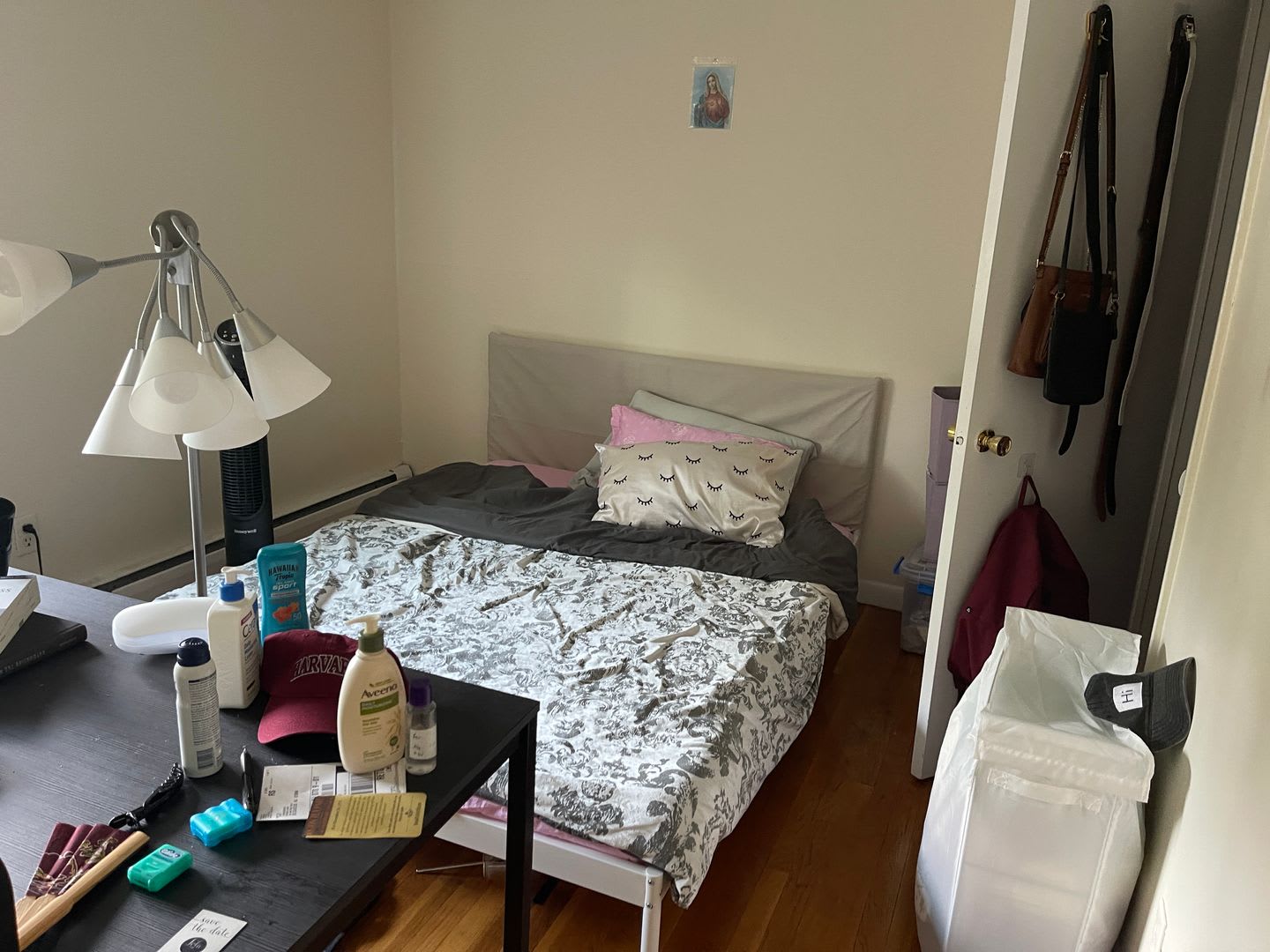 1-bed w/ Heat & Parking – photo 4