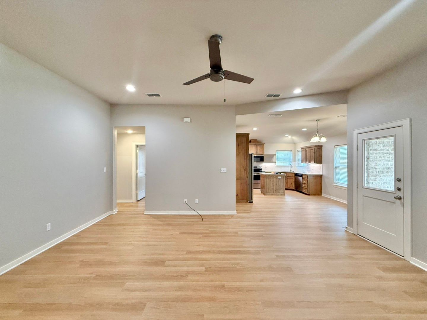 Charming 1-Story 4 Bedroom Home with Modern Comforts! – photo 4