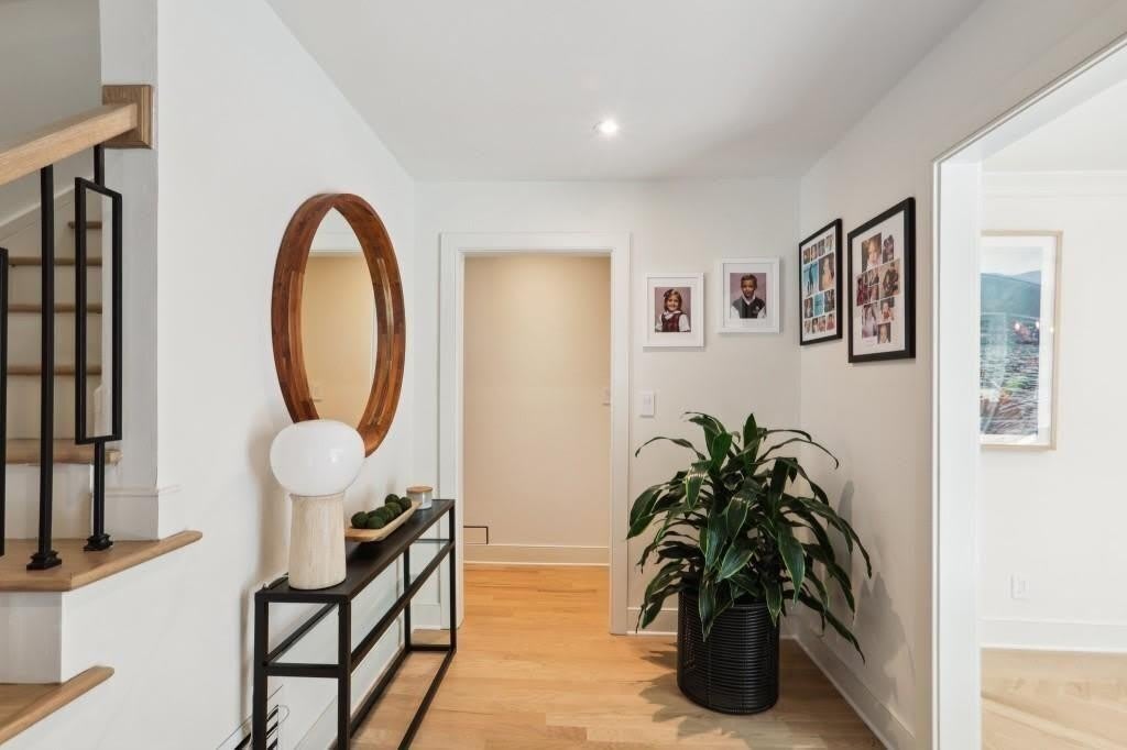 1007 Somerset Drive NW – photo 2