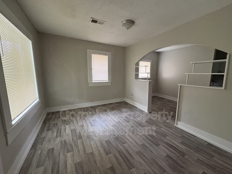 6112 Blocton Avenue – photo 2