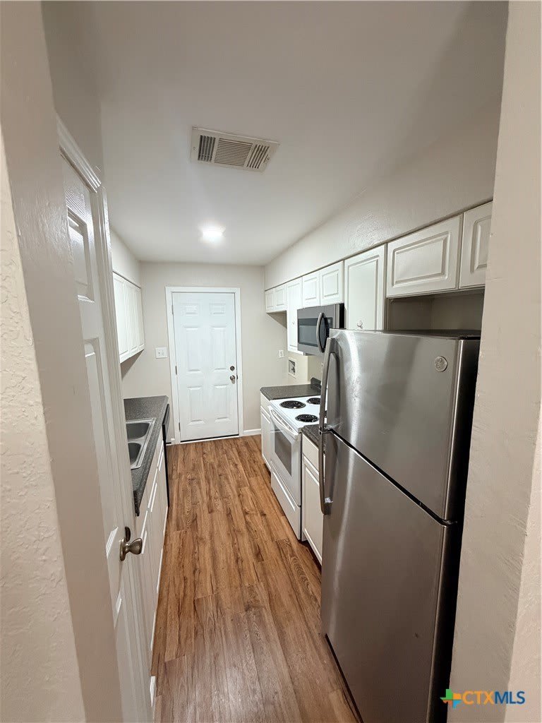 208 Uhland Road – photo 3