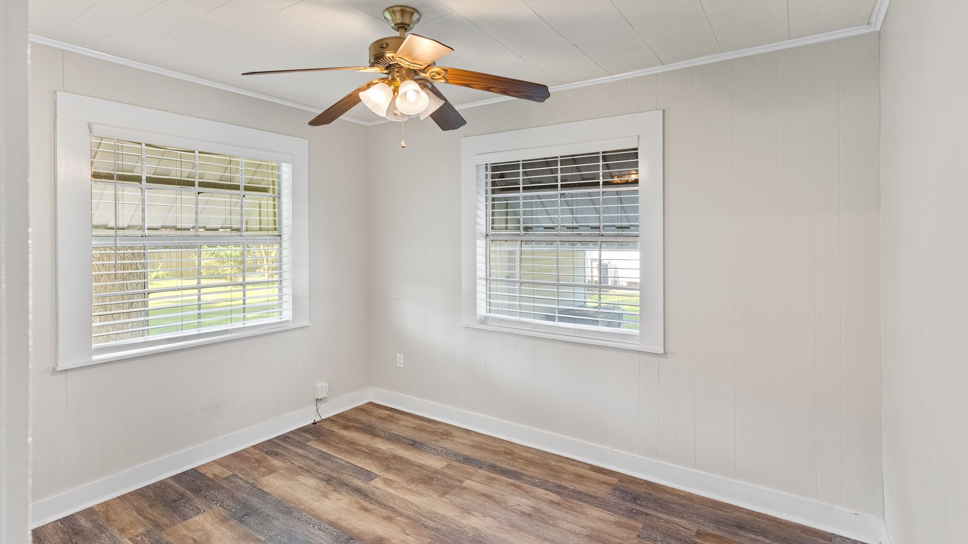 Charming 2-Bedroom Home in the Heart of Port Allen's Garden District – photo 5