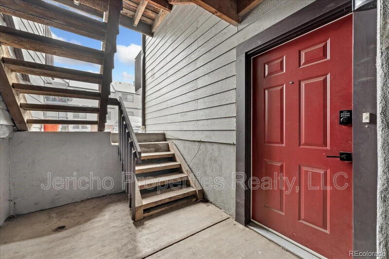 6350 Oak St – photo 3