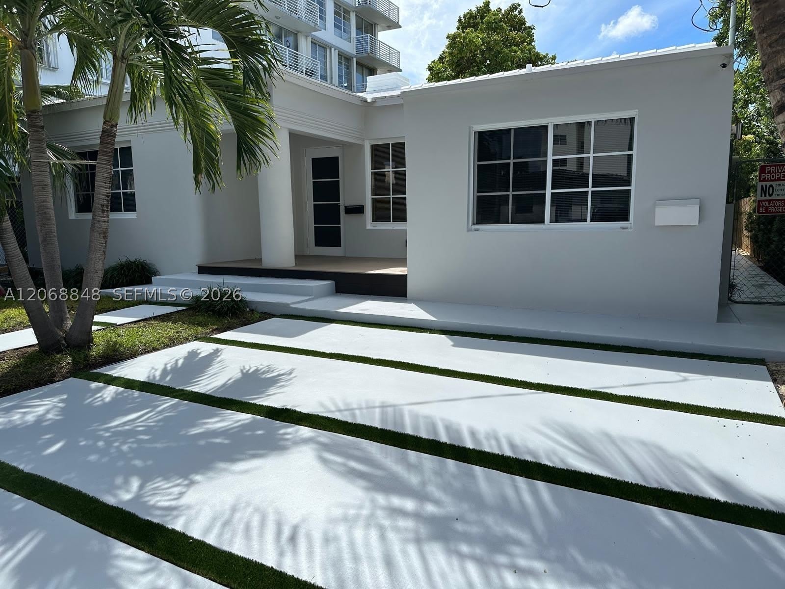 7820 Carlyle Ave – photo 1