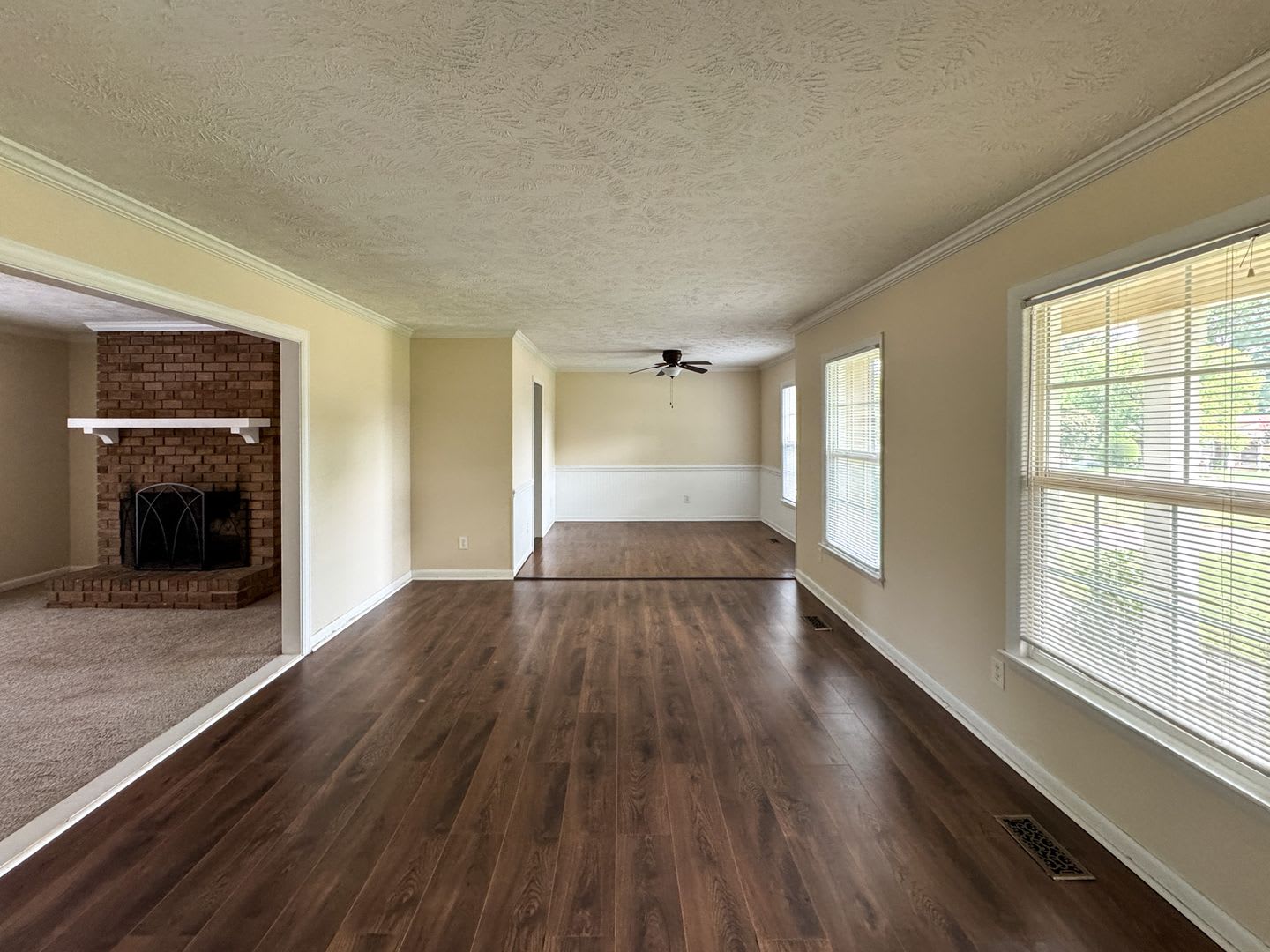 Charming 3 Bed 2 Bath Home Conveniently Located in Fayetteville – photo 3
