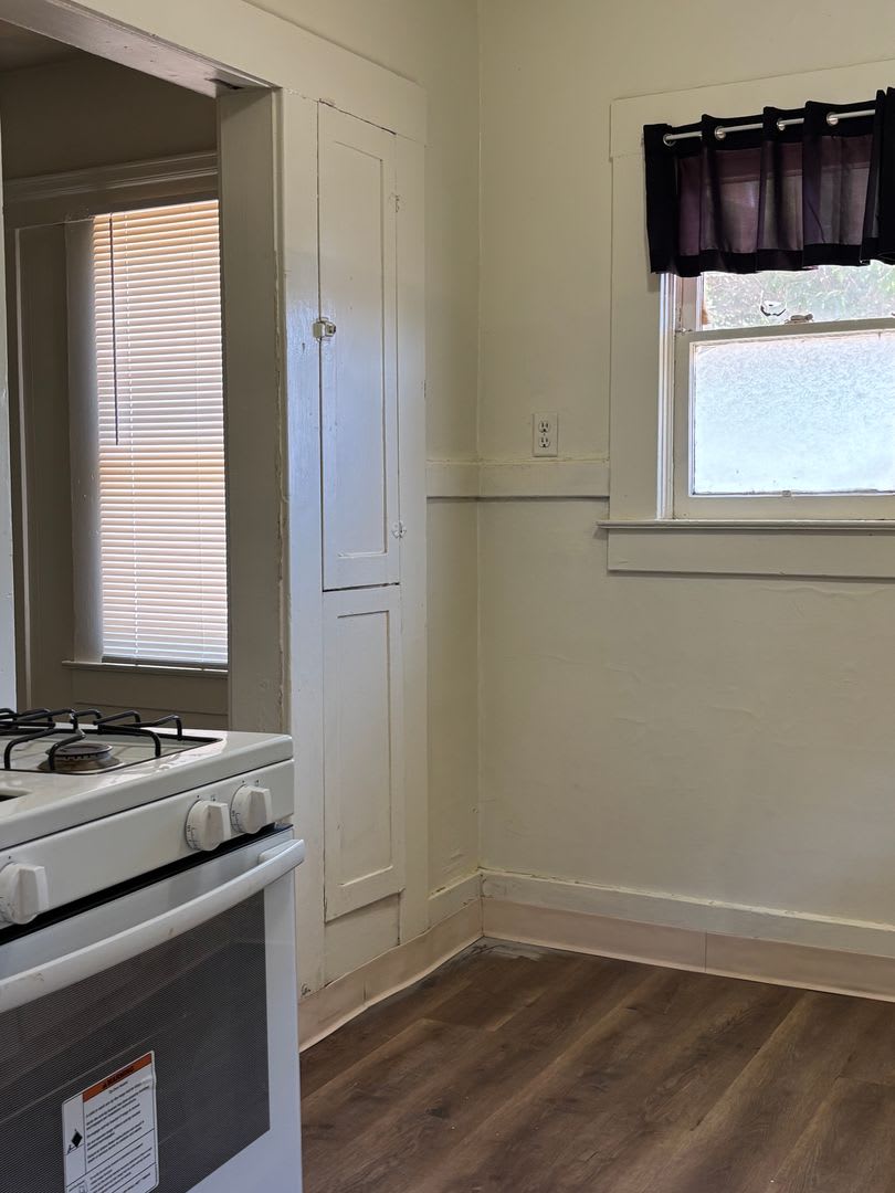 Affordable 1 bedroom 1 bathroom home on Marks and McKinley. – photo 2