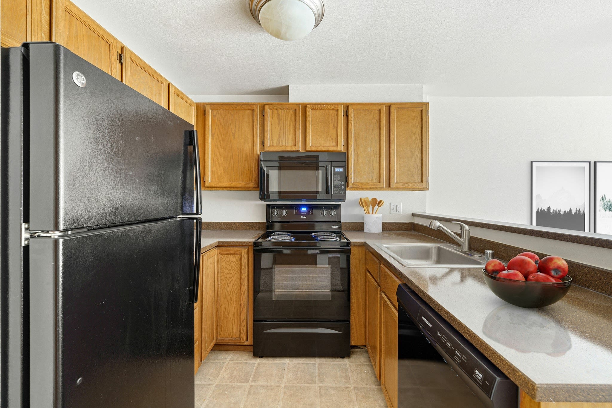 Ashford Apartments – photo 5