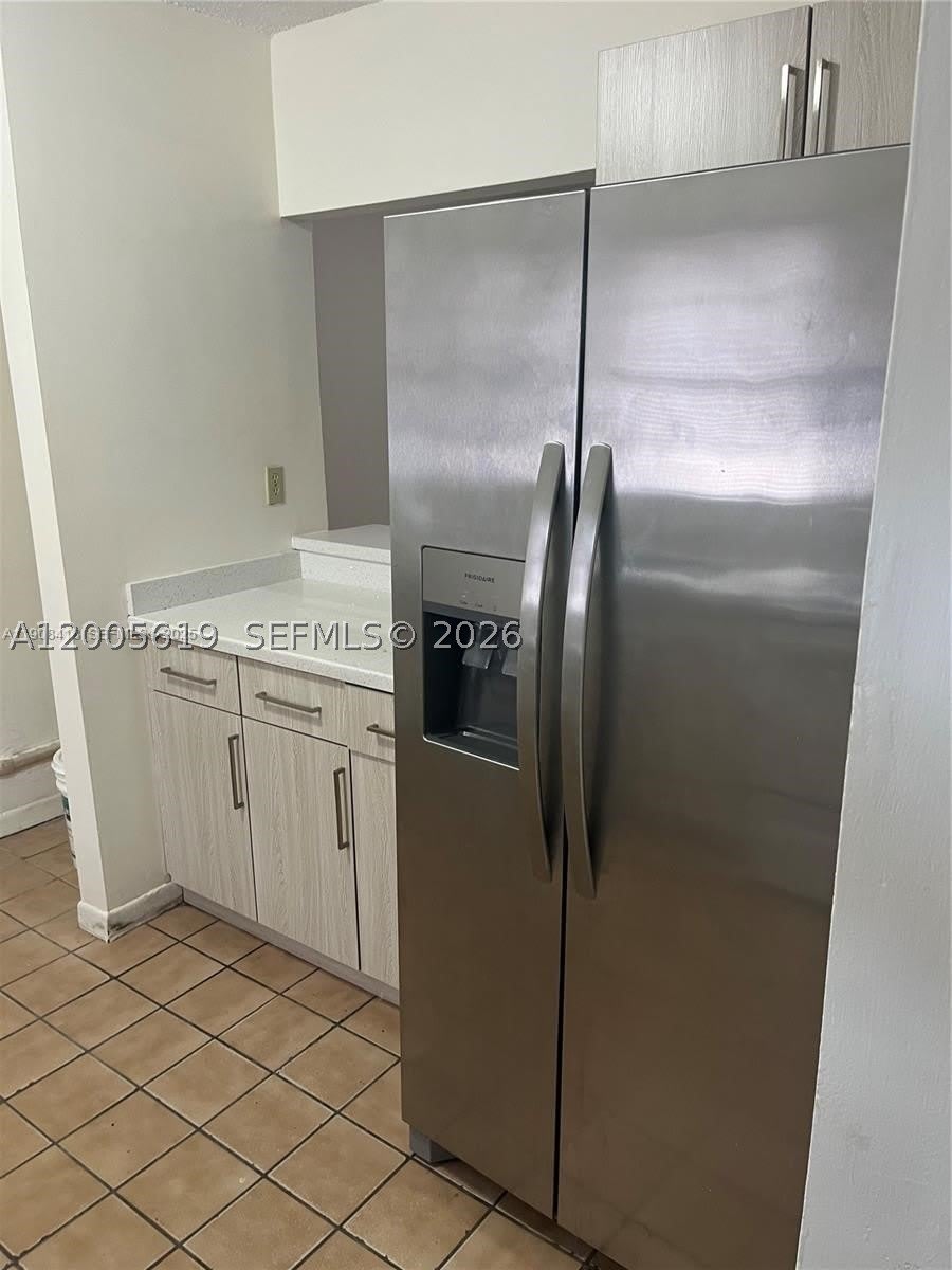 2255 W 55th St – photo 1