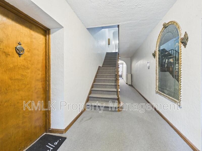 1352 Kenilworth Ave – photo 4