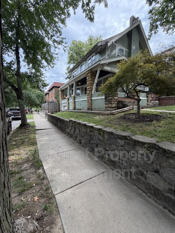 800 East 41st Street – photo 3