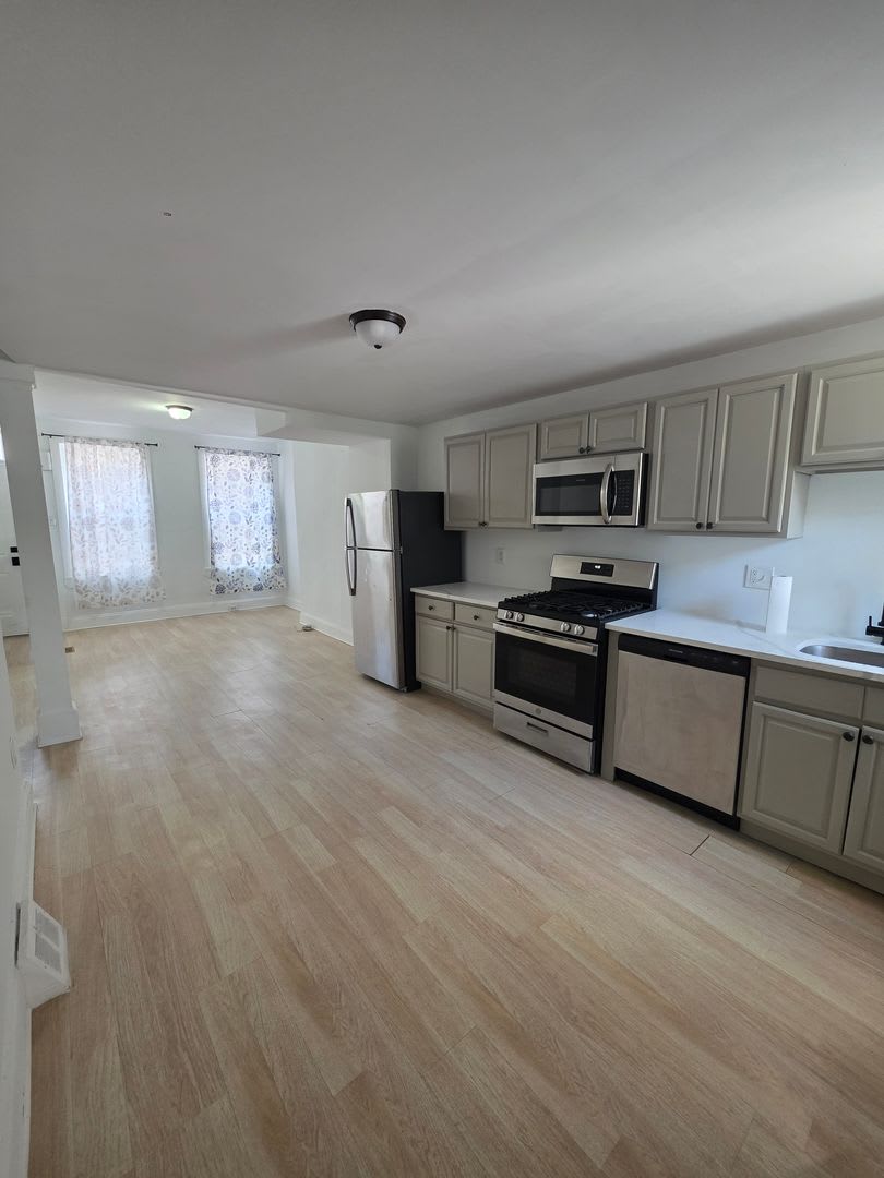 Beautiful 2 Bed, 2 Bath South Philly Home with Large Rear Yard – photo 1