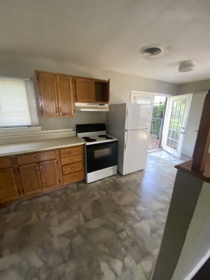 1305 Collins Drive – photo 3