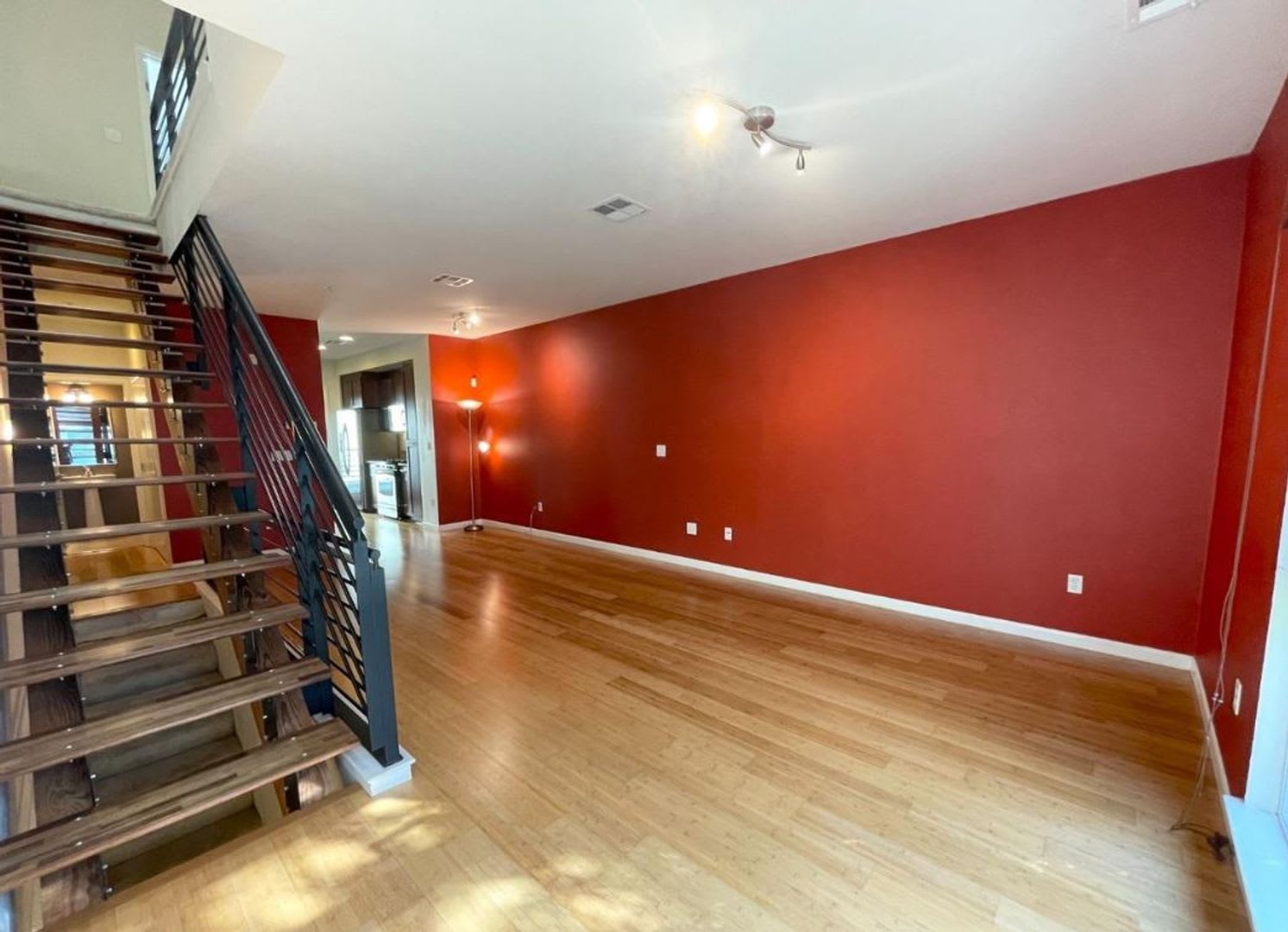 Modern Split Level Townhome 2 Bedroom 2 Bath In Emeryville – photo 5