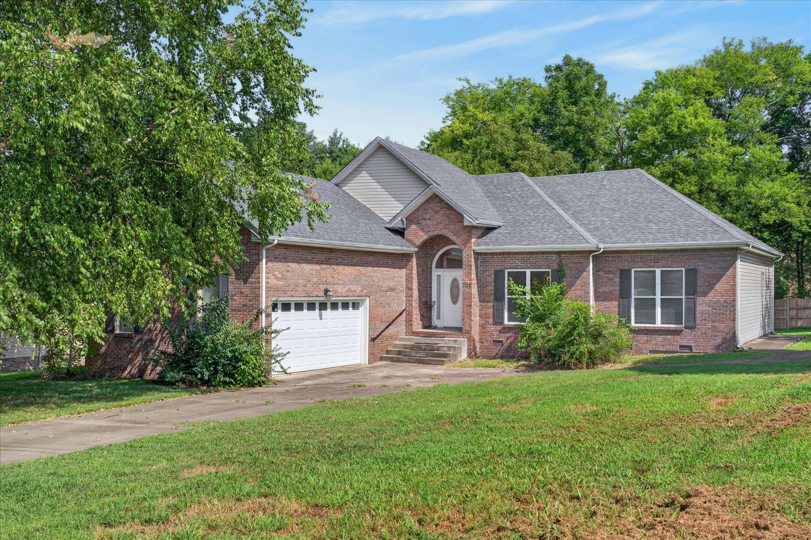 Beautiful 3 Bedroom 3 Bath Home For Rent! – photo 1