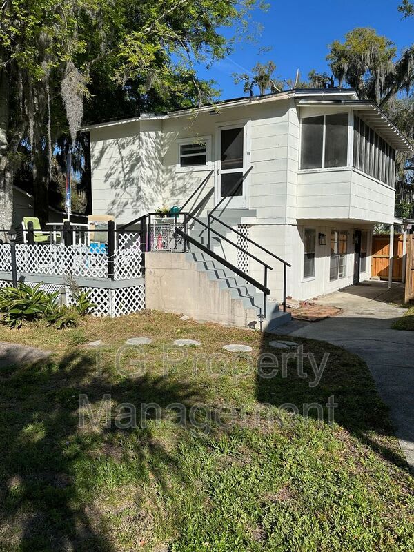 111 Cedar St – photo 2