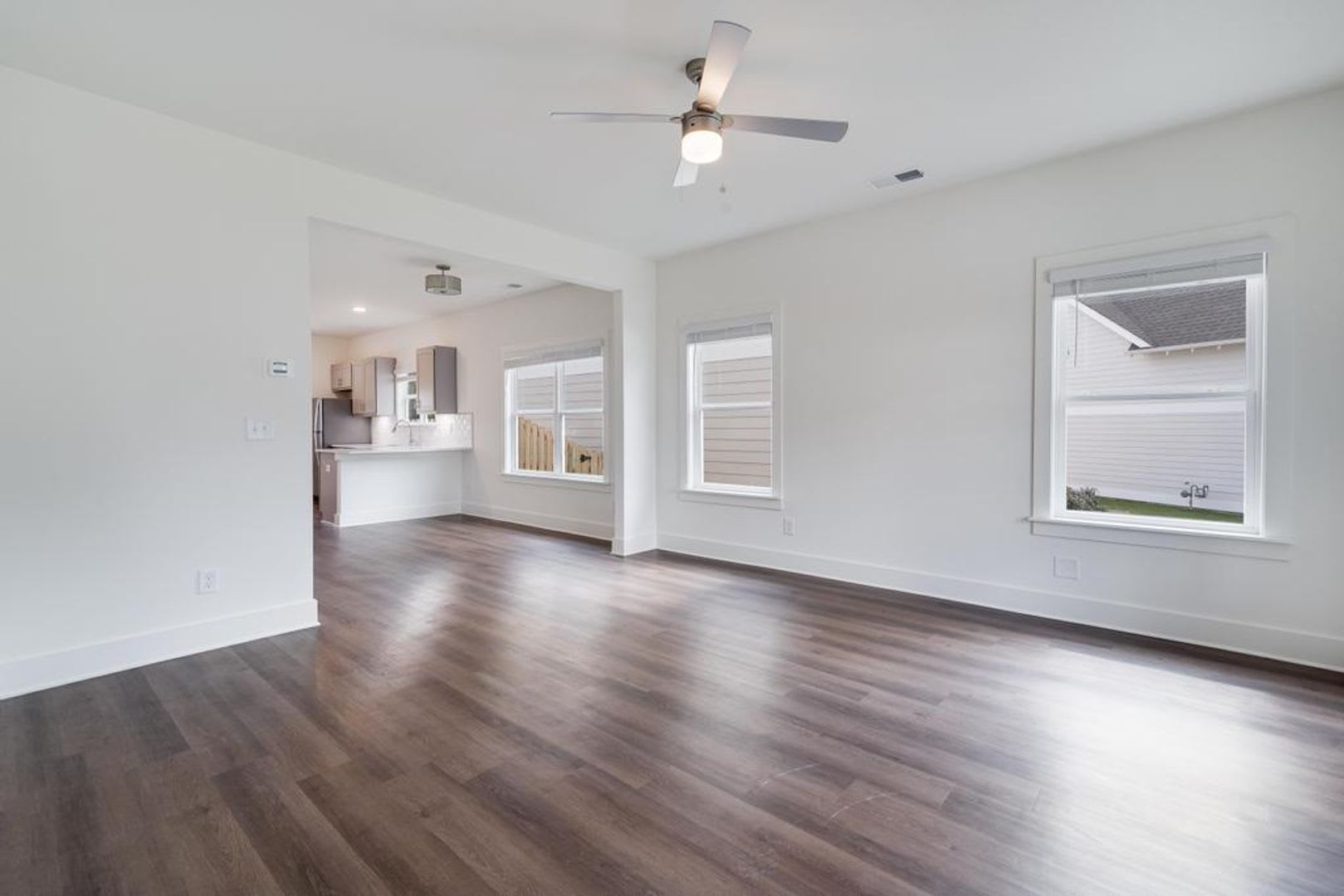 3 Bedroom Home With Bonus Loft Space – photo 5