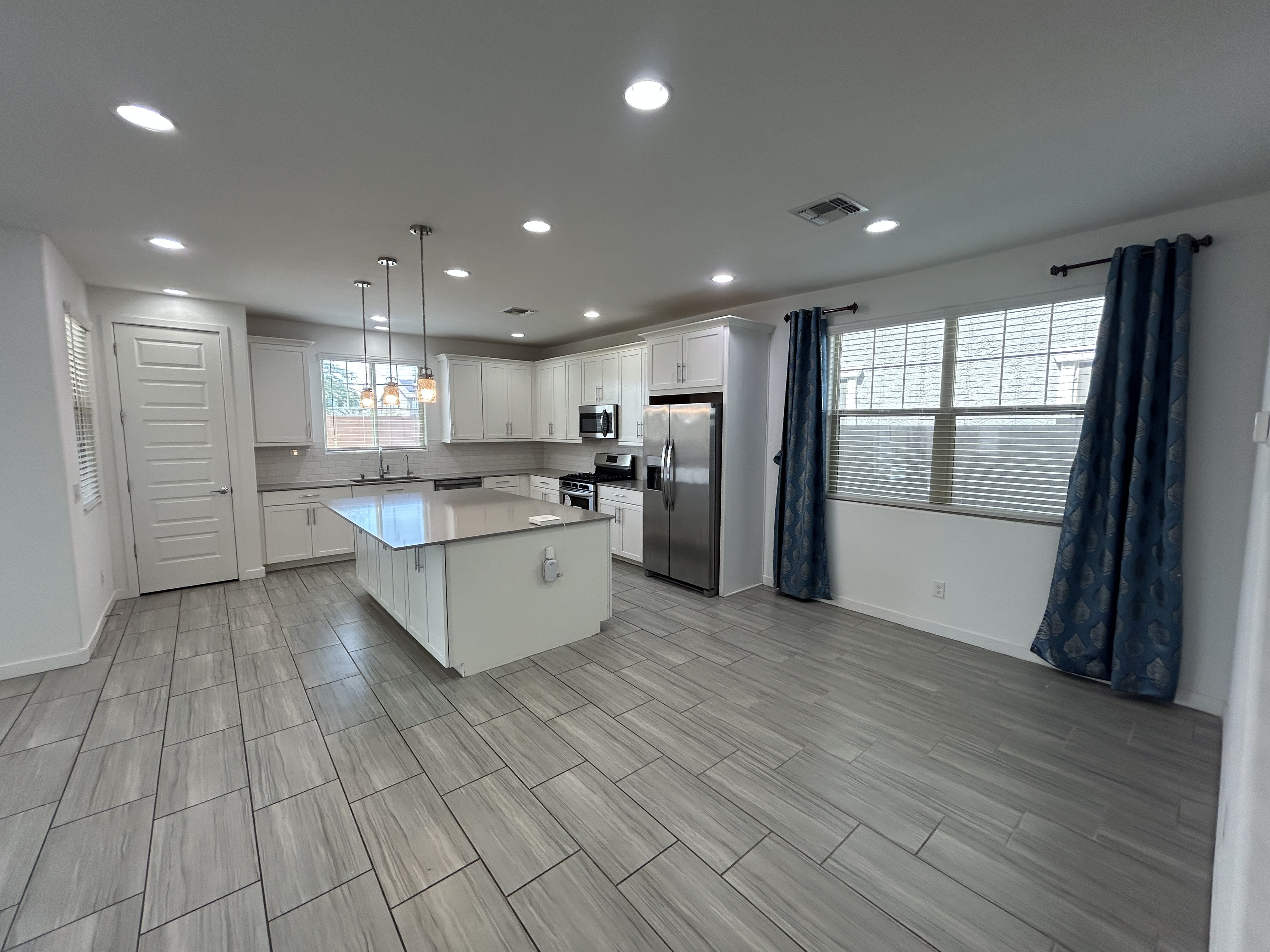 4056 S Portland Ave – photo 5