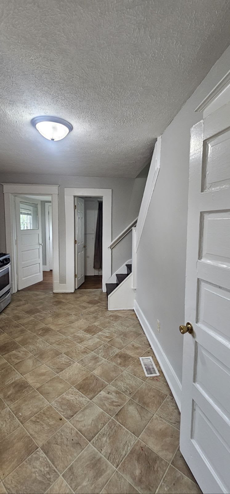 522 W 6th St – photo 5