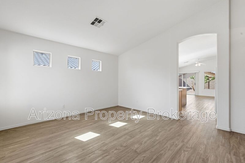14823 W. Redfield Rd. – photo 4