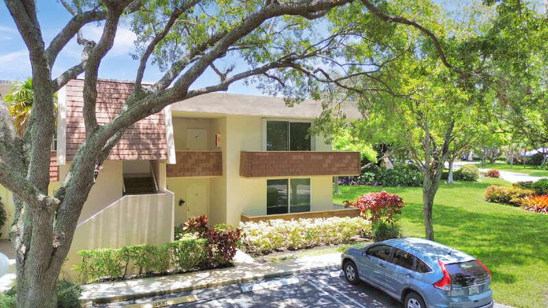 3641 Oaks Clubhouse Drive – photo 2