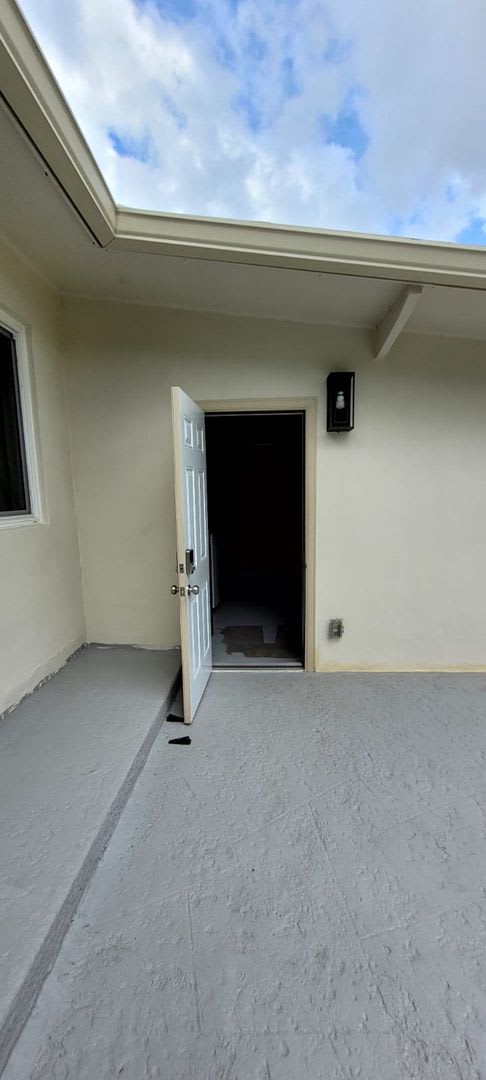 3/2 with pool and outside – photo 2