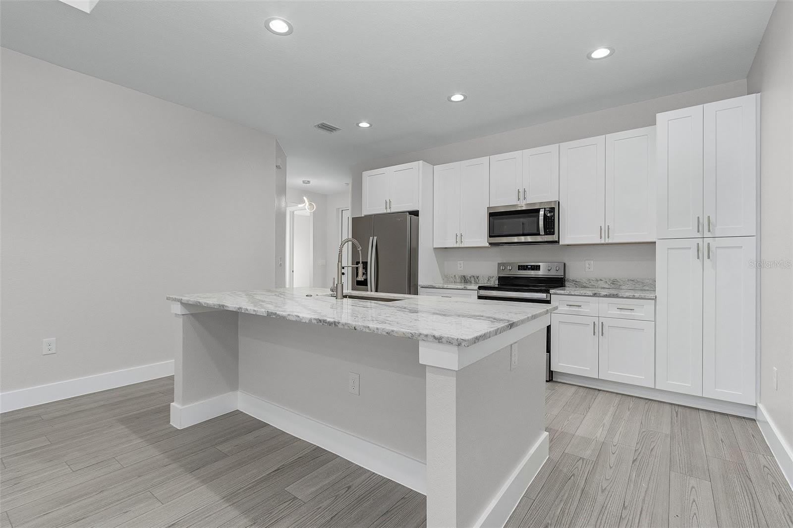 26221 Sandhill Boulevard – photo 4