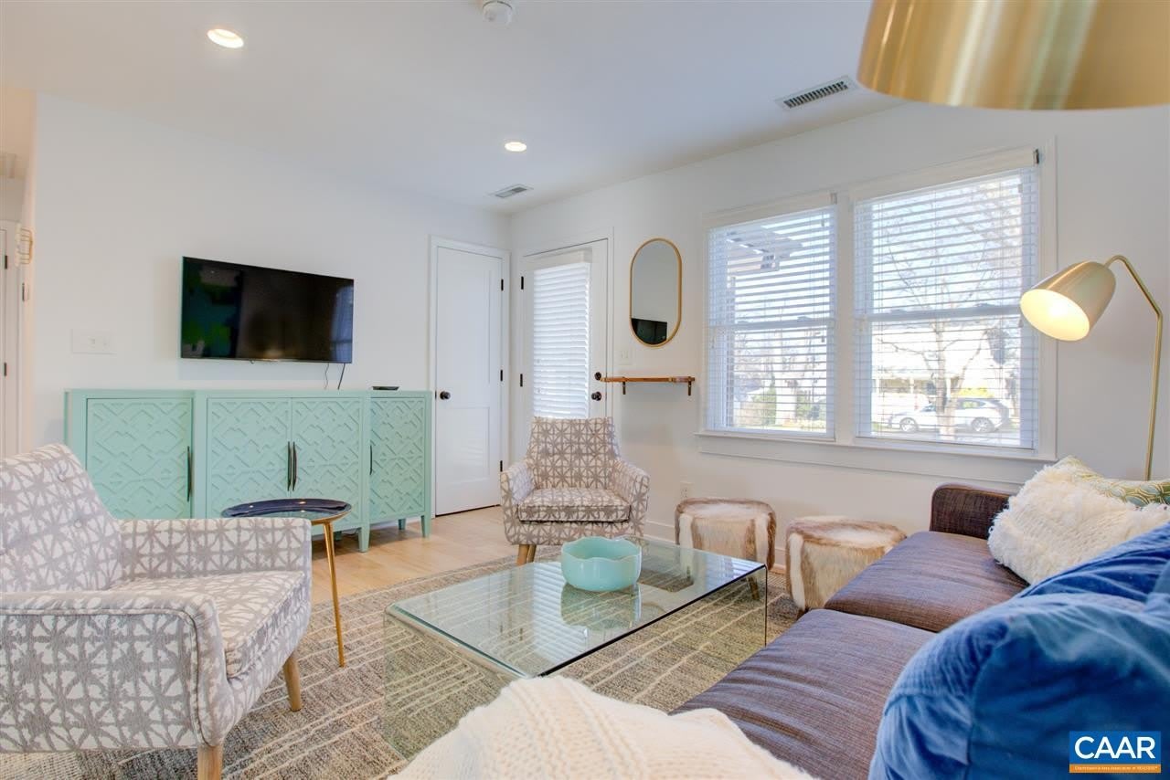 620 BELMONT AVE – photo 3