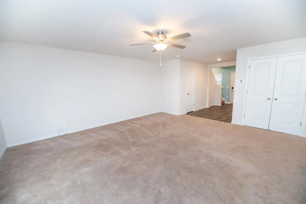2228 Southlea Drive – photo 4