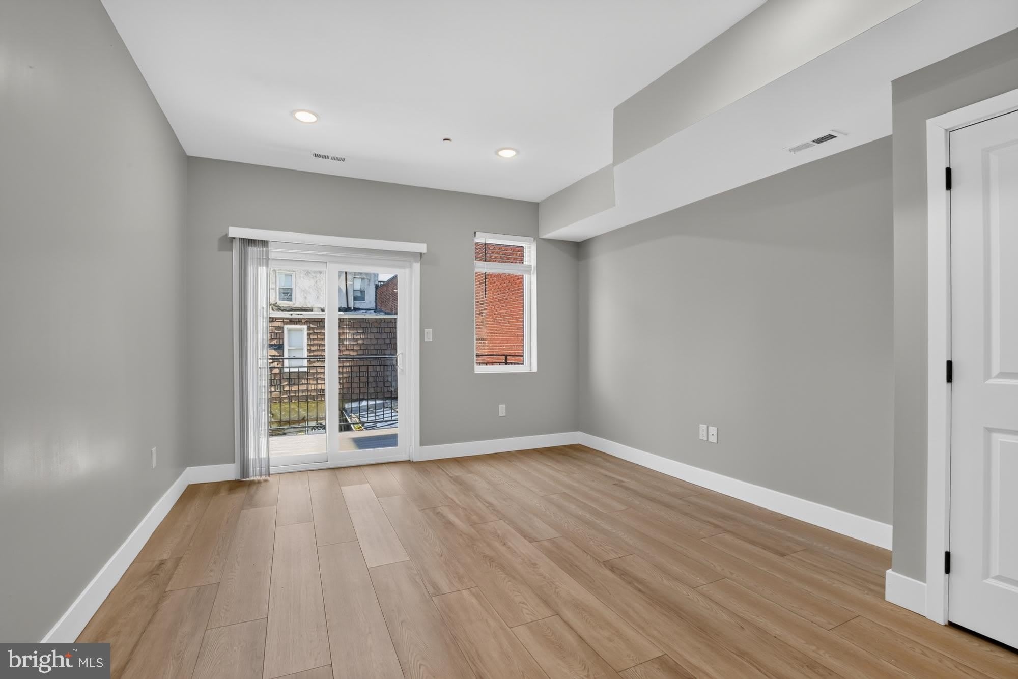 1843 E HAZZARD Street – photo 2