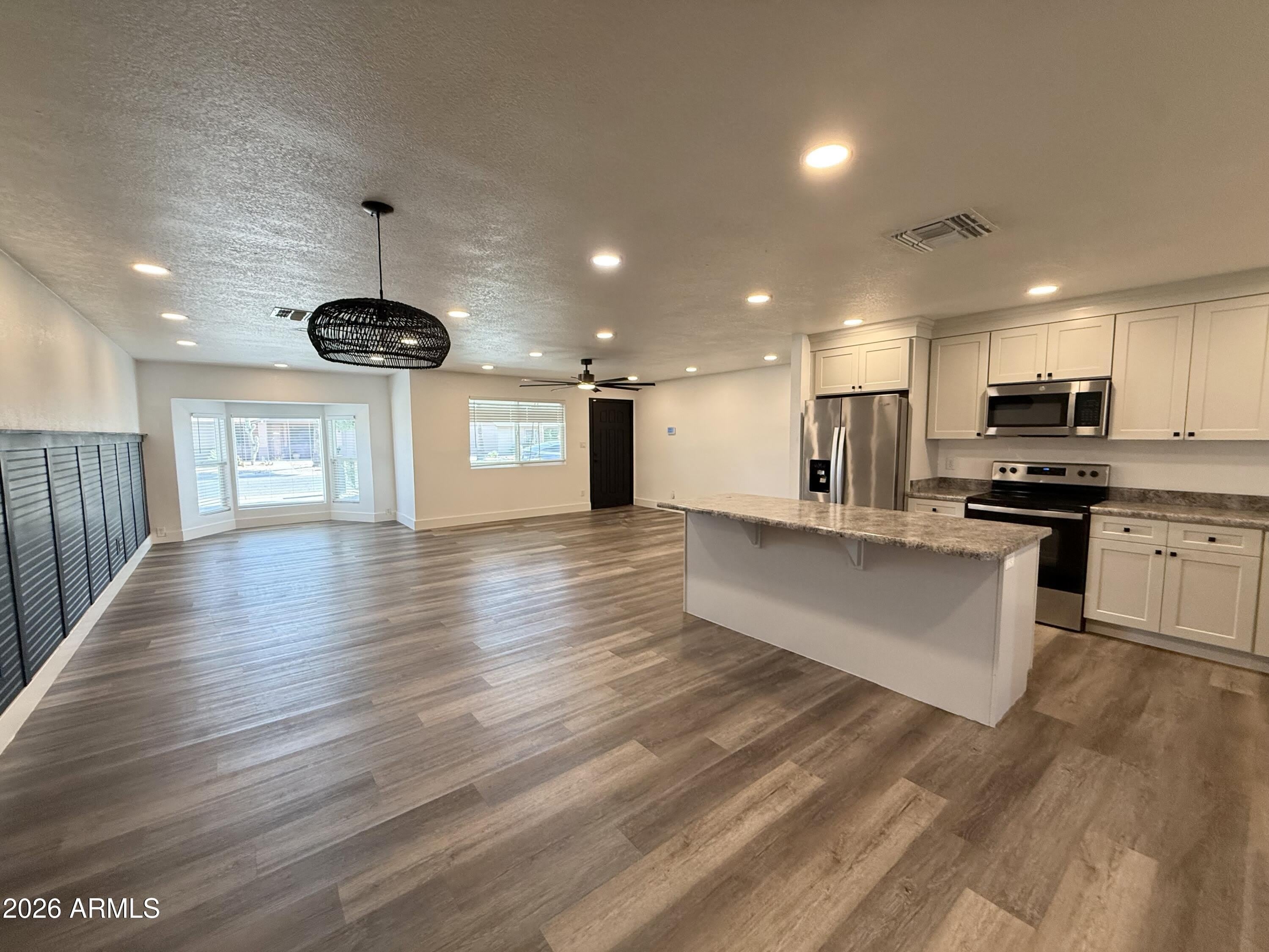 2116 E MARCONI Avenue – photo 3