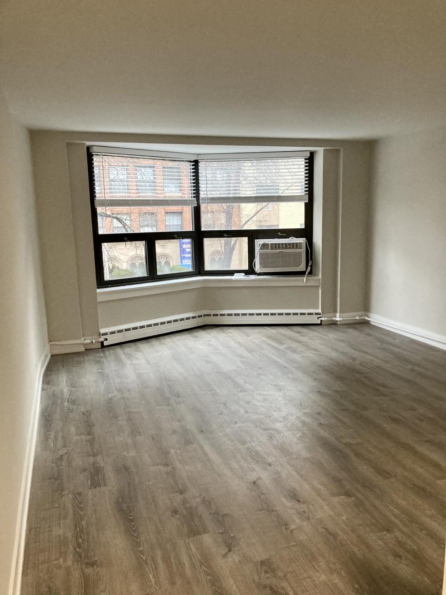 447 W Wellington – photo 4