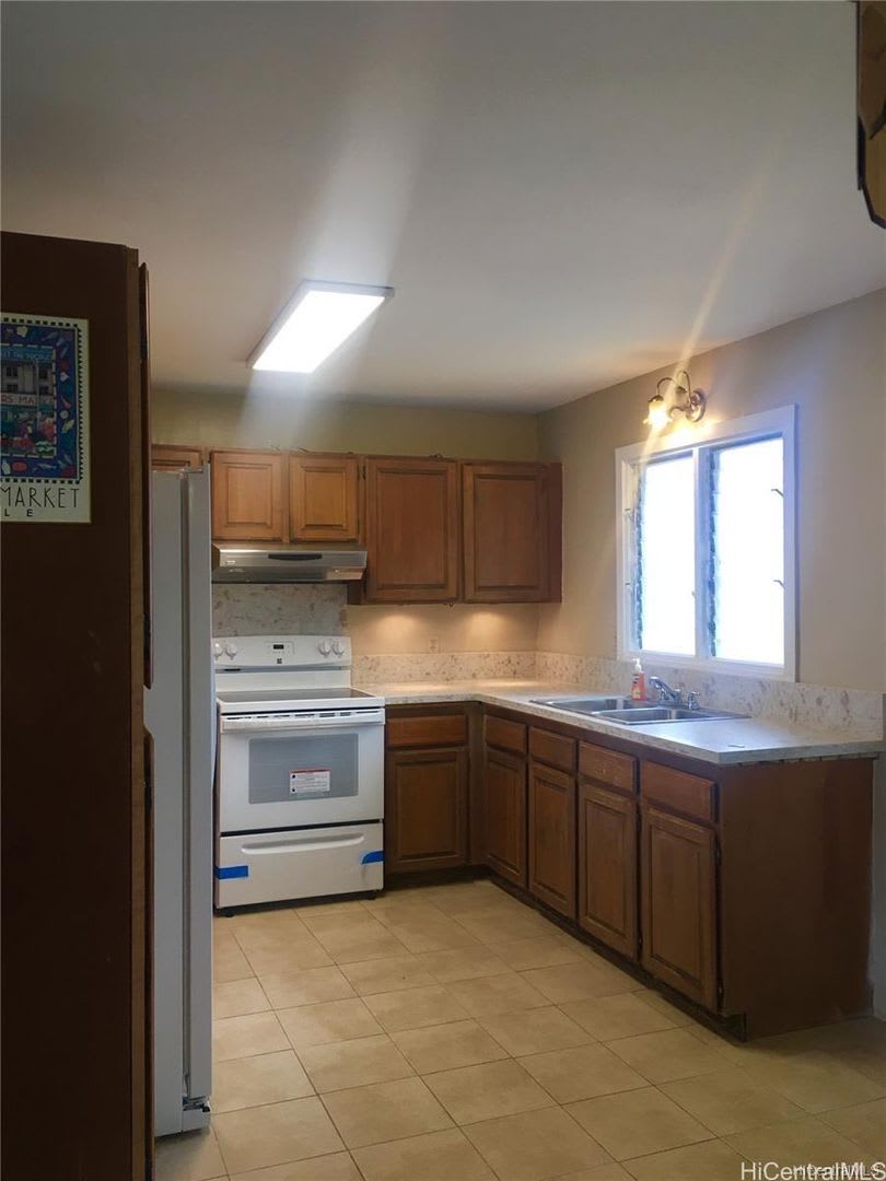 Single Family 3 Bedroom/1 Bath – photo 1