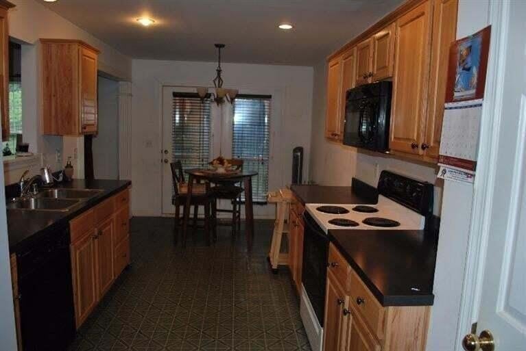 581 Forest Hill Drive – photo 5