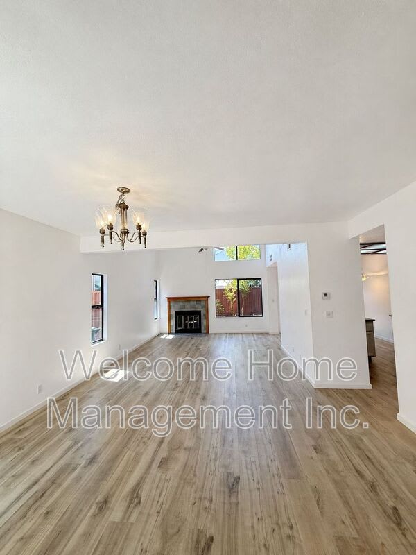 34769 Comstock Common – photo 4