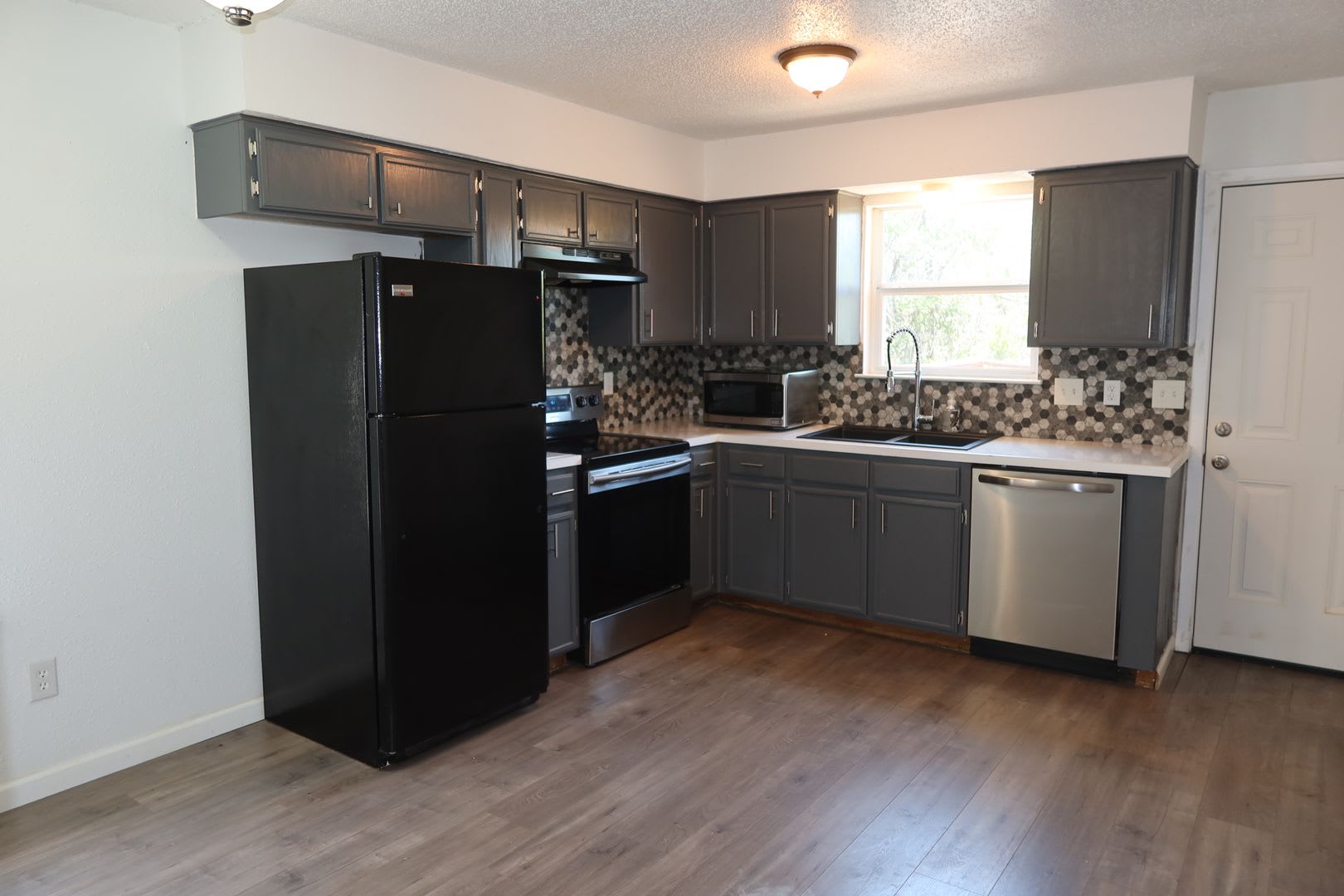 Hill Country Duplex – photo 4