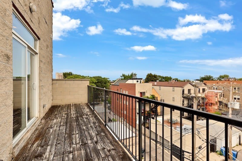 1045 N California Avenue – photo 4
