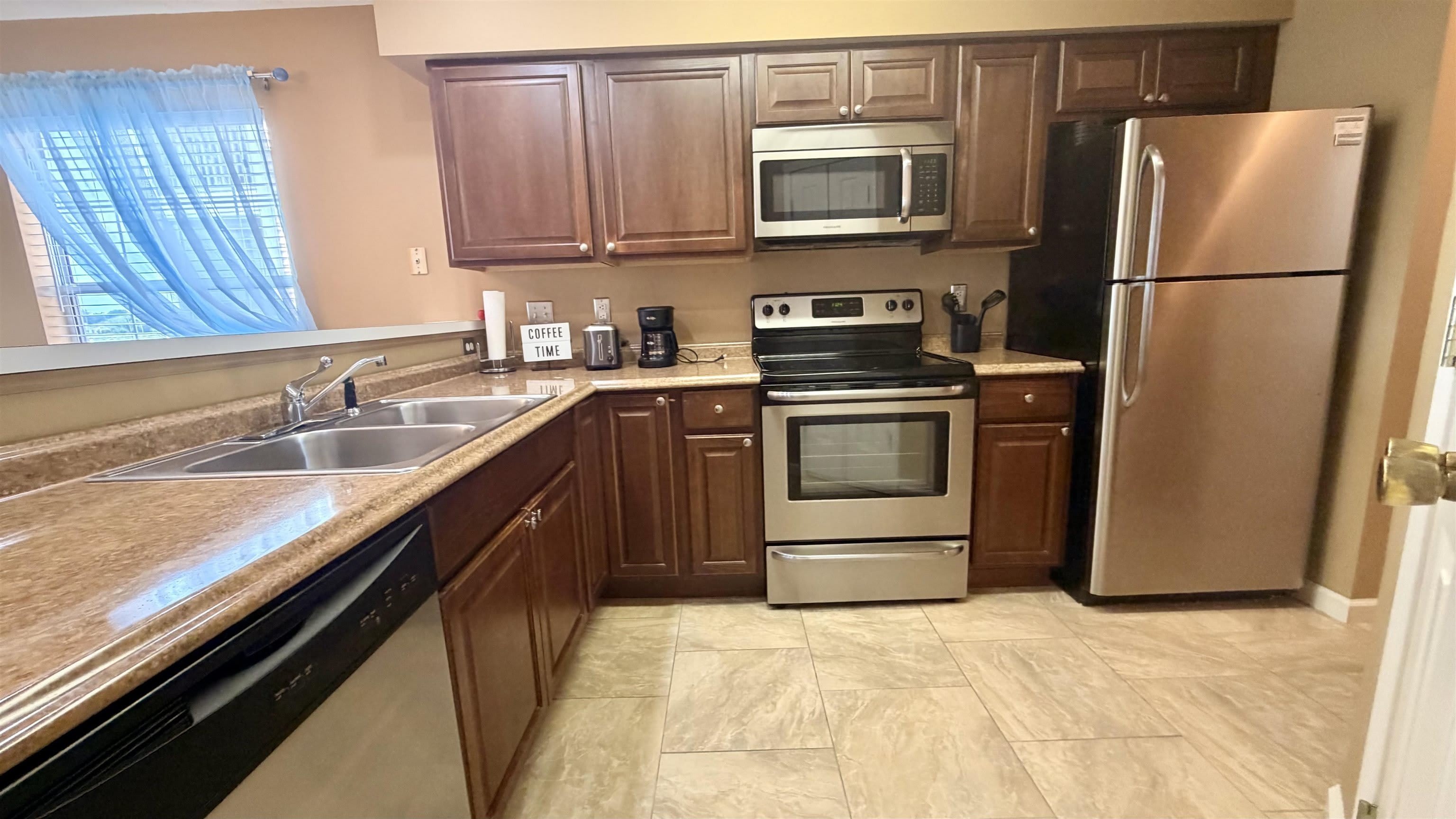 638 Waterway Village Blvd. – photo 4