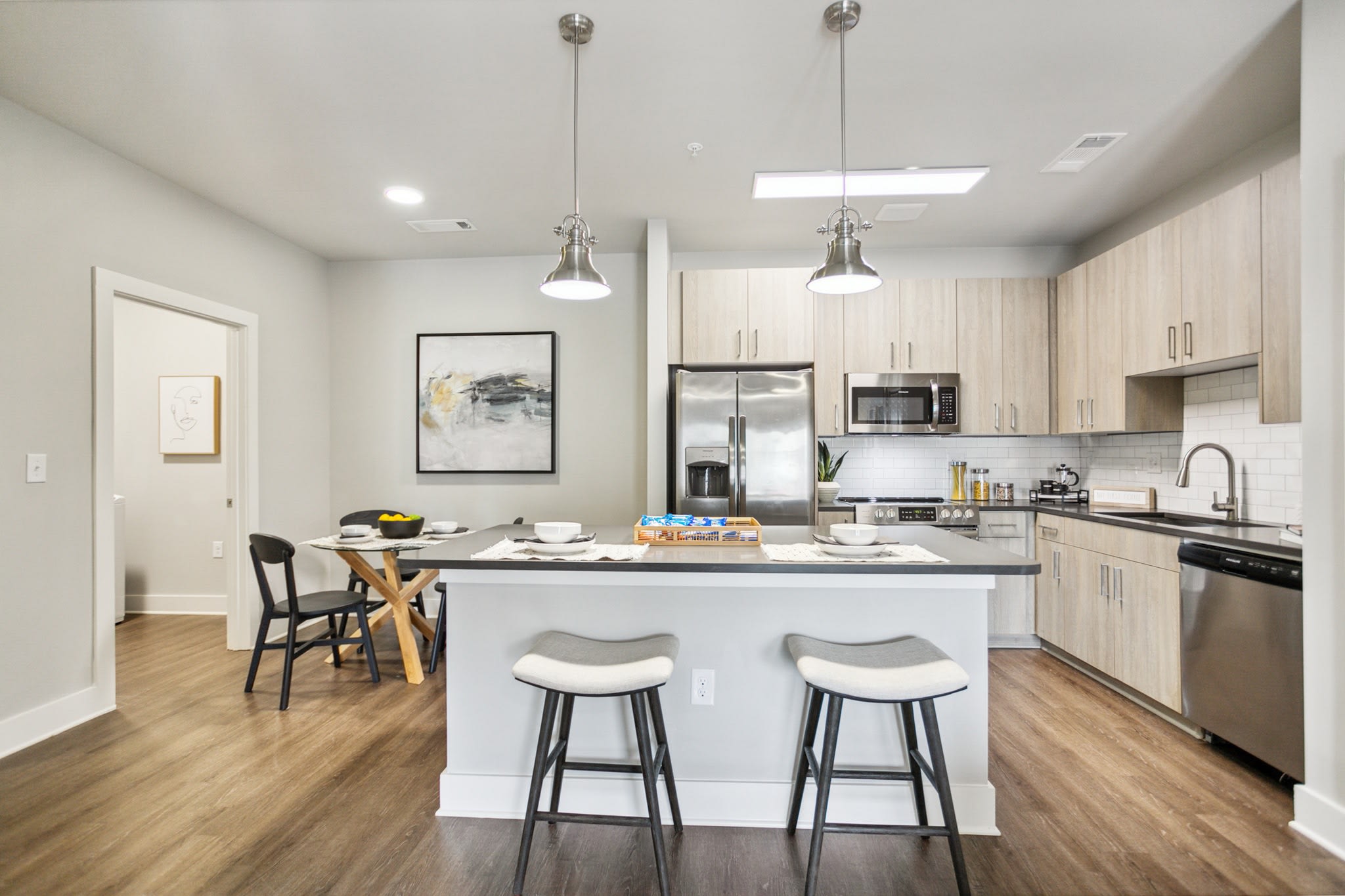 53 West Luxury Apartments – photo 2