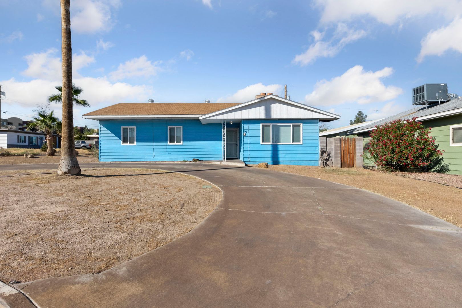 Vintage Henderson Gem Near Water Street District – photo 1