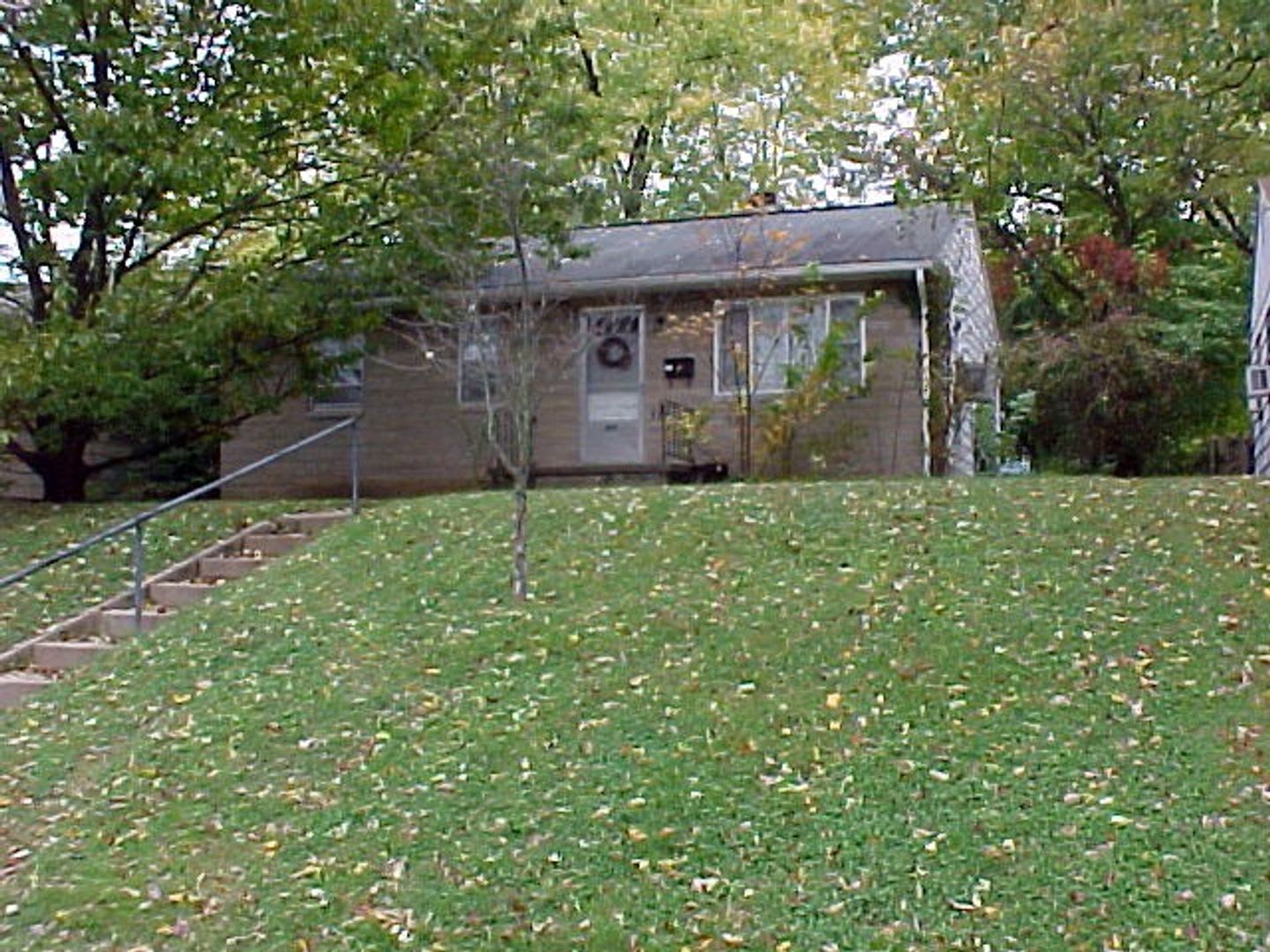 524 Indiana Ave – photo 1