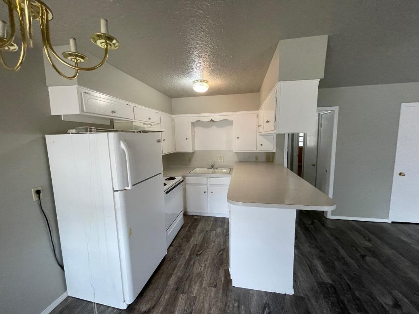 2 Bedroom Duplex For Lease – photo 4