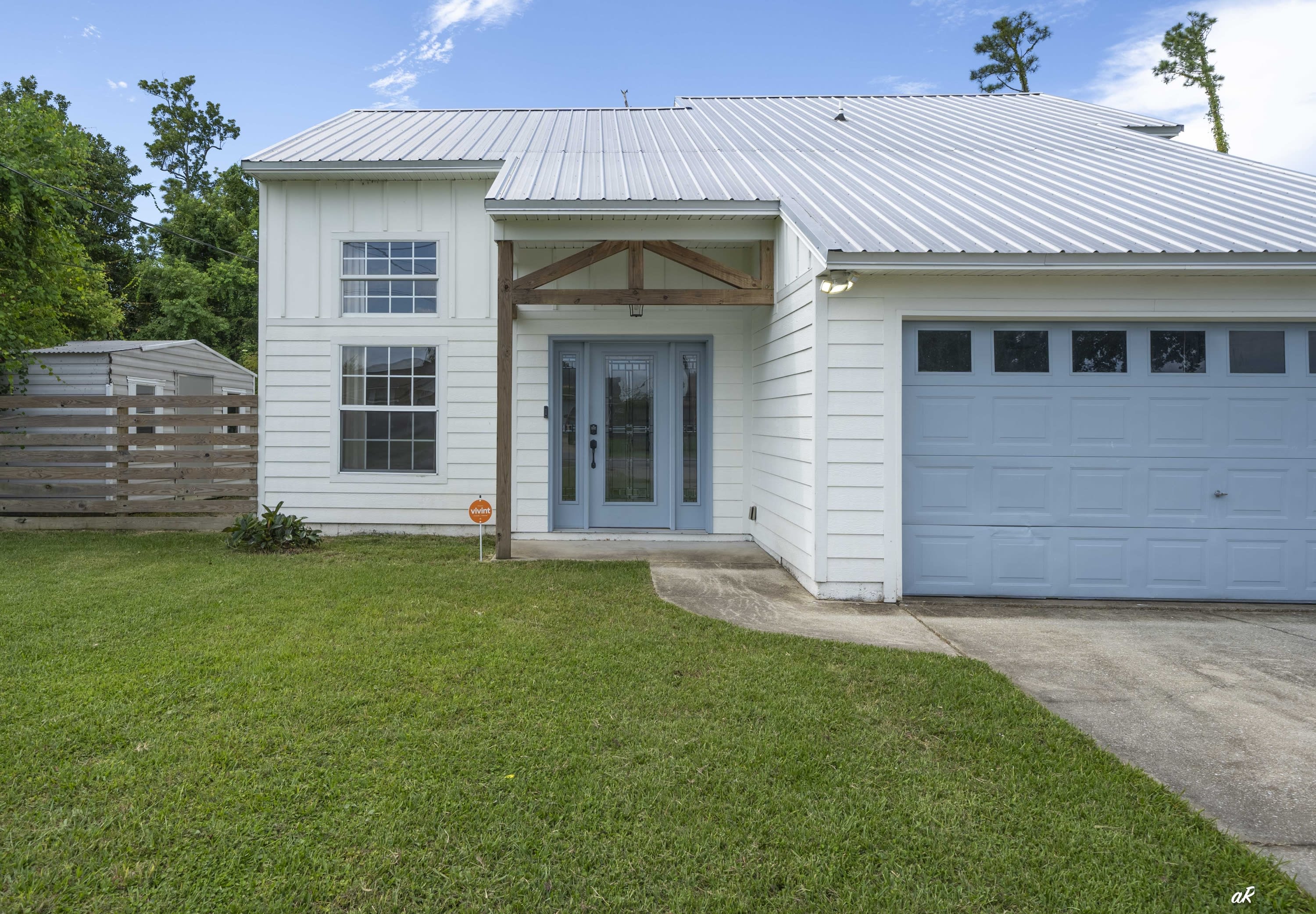 6226 Wallace Road – photo 1