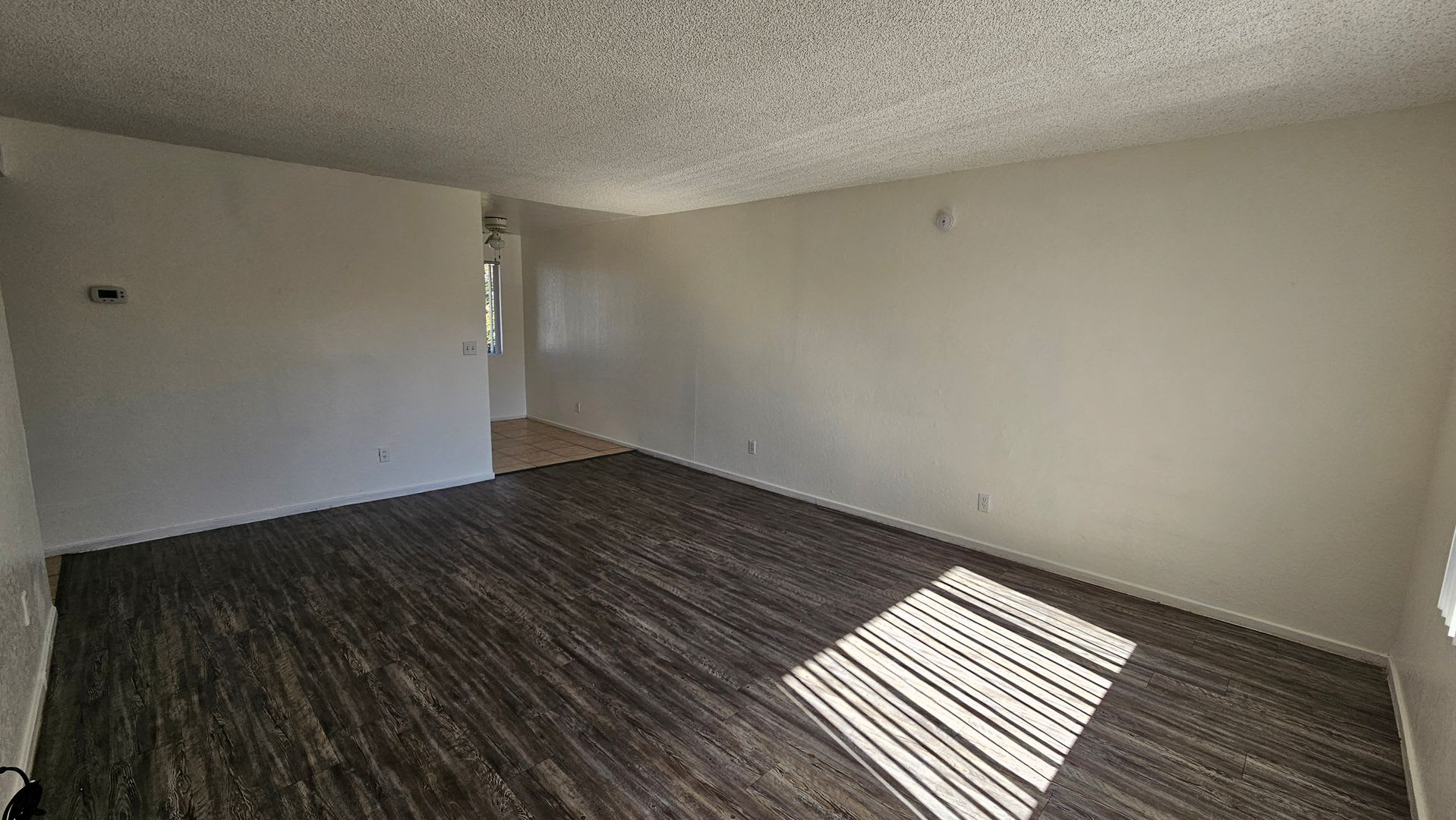 1 month FREE RENT!* 2 bedroom 1 bath apartment home! – photo 2