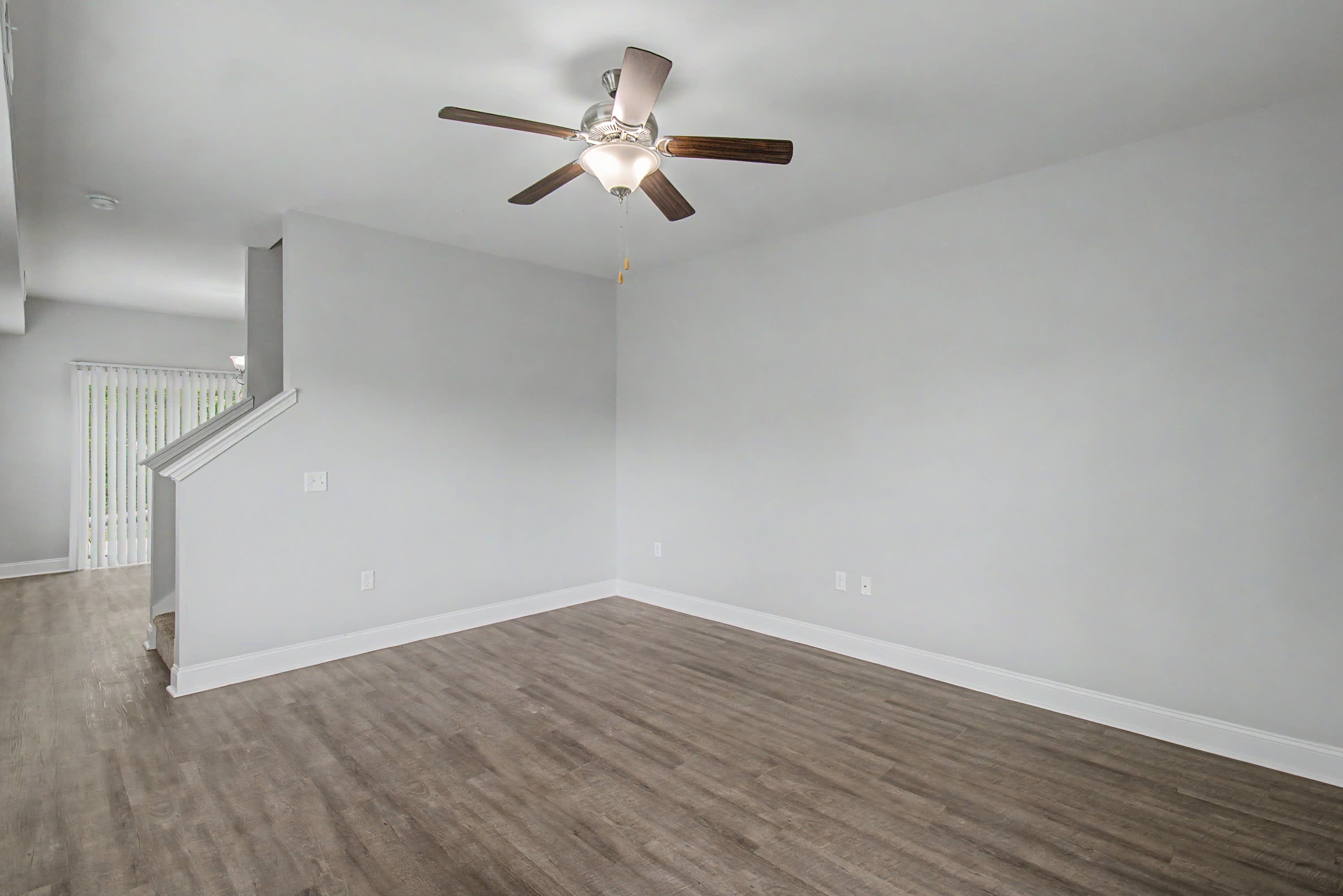 702 Mill Creek Circle – photo 2