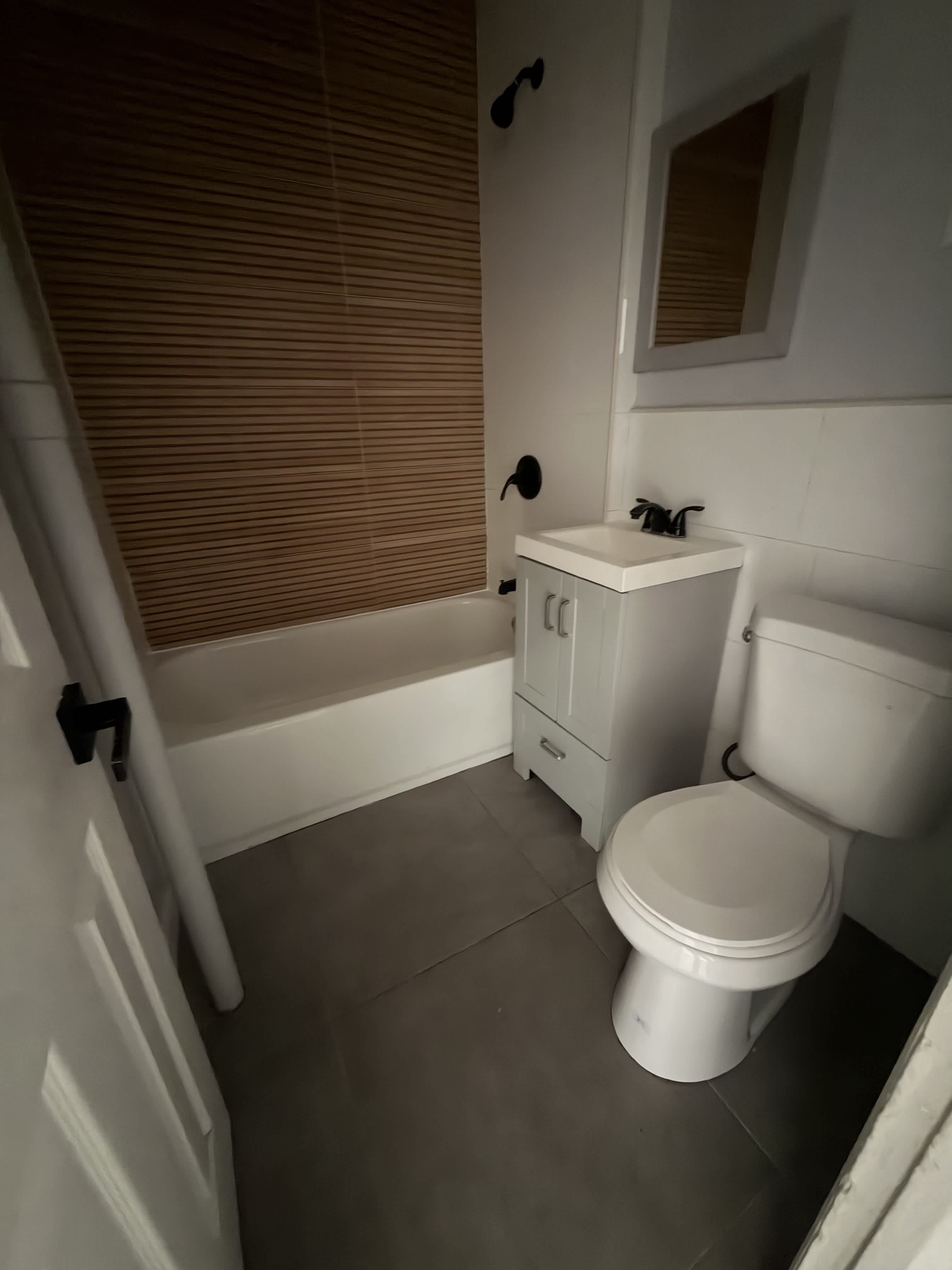 122 Corbin Ave – photo 4