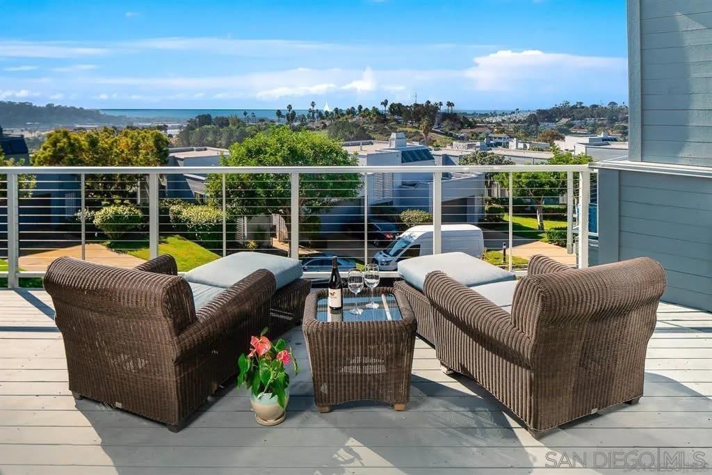 1060 America Way – photo 3