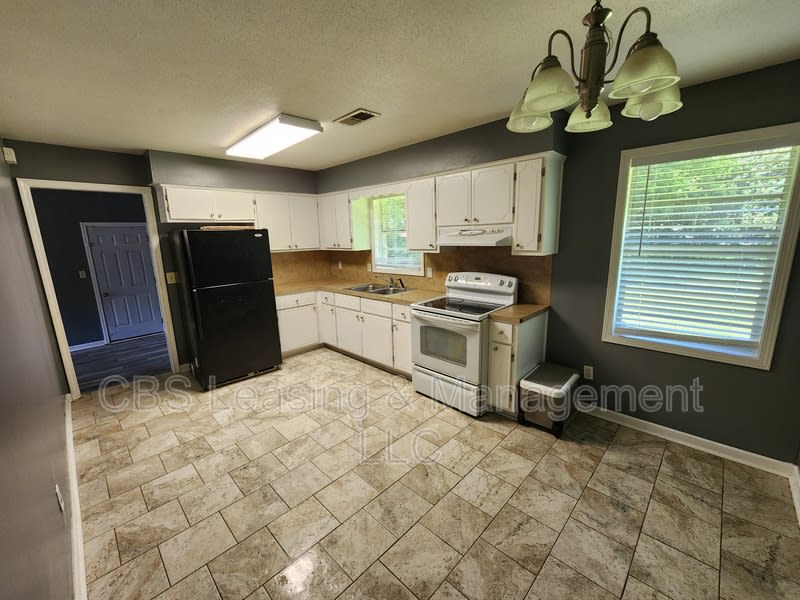 1406 Jackson Drive – photo 4